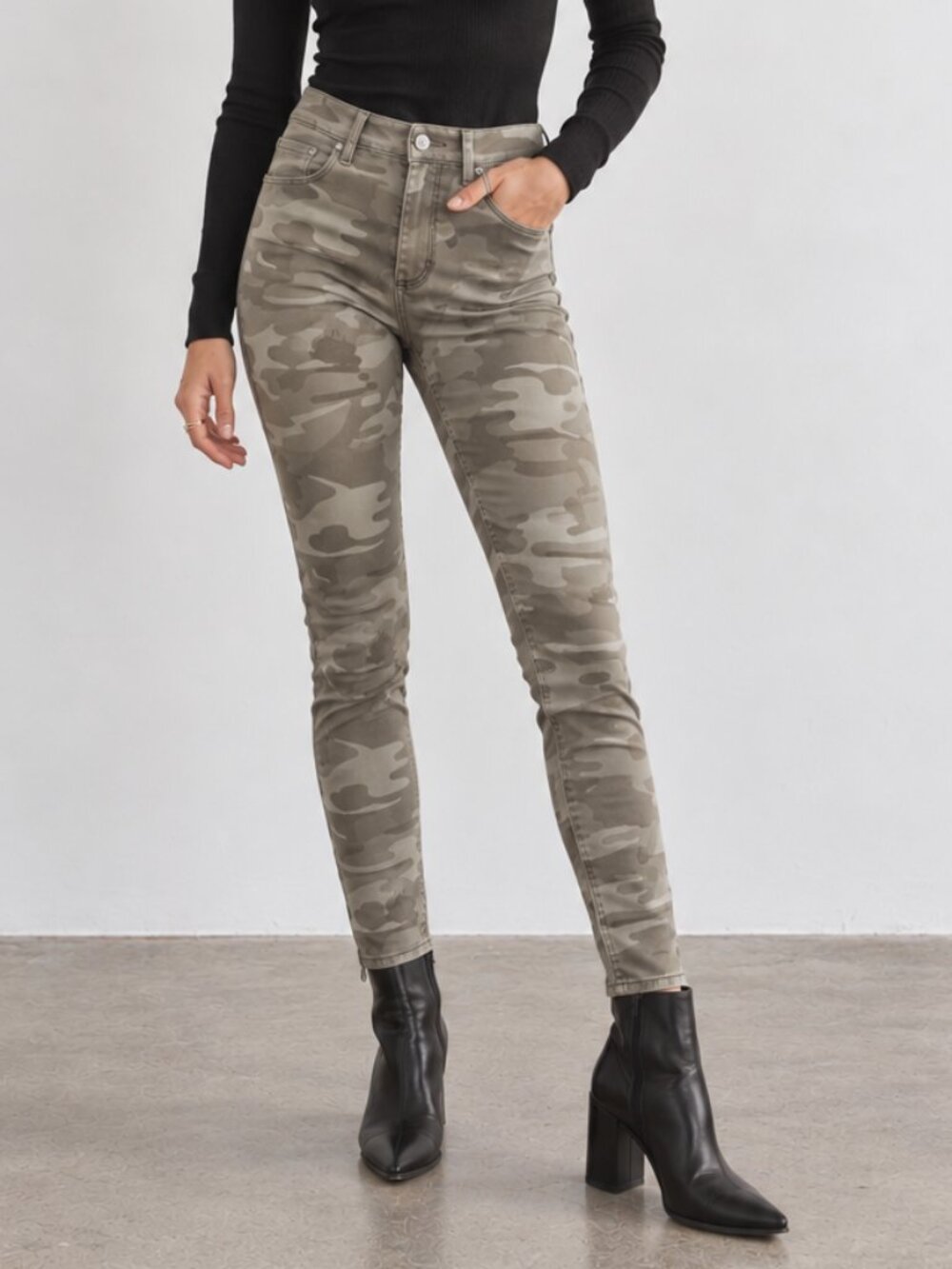 LOFT Modern Skinny Stretch Ankle Jeans Camo Print Green Zip Hem Sz 2P NWT